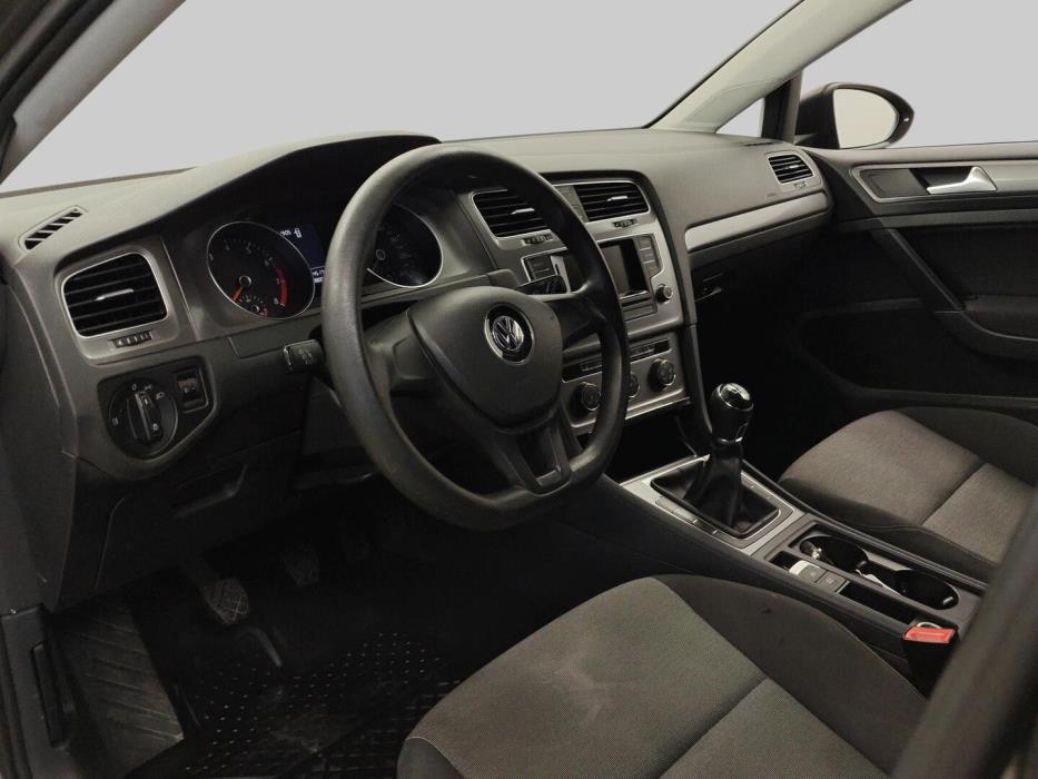 VOLKSWAGEN Golf 2013