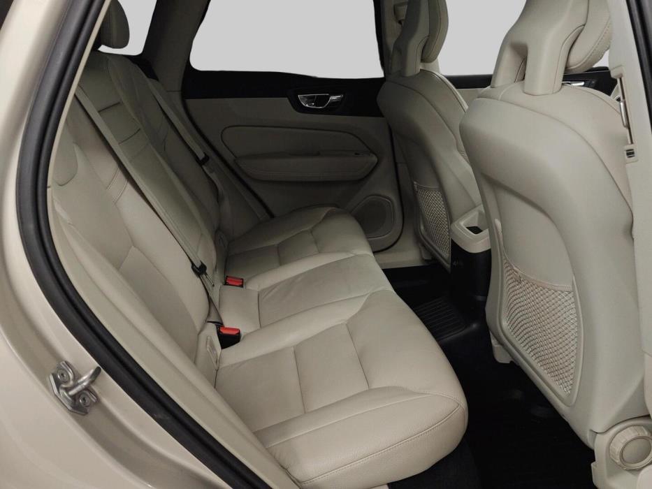 VOLVO XC60 2018