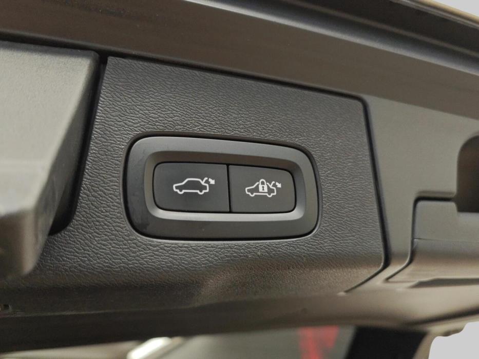 VOLVO XC60 2018