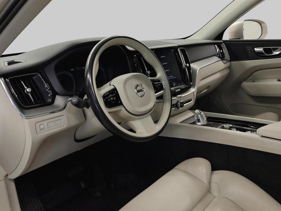 VOLVO XC60 2018