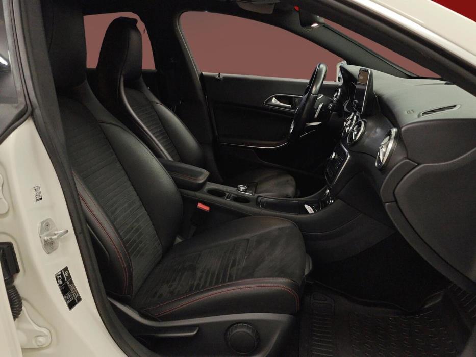 MERCEDES-BENZ CLA 2016