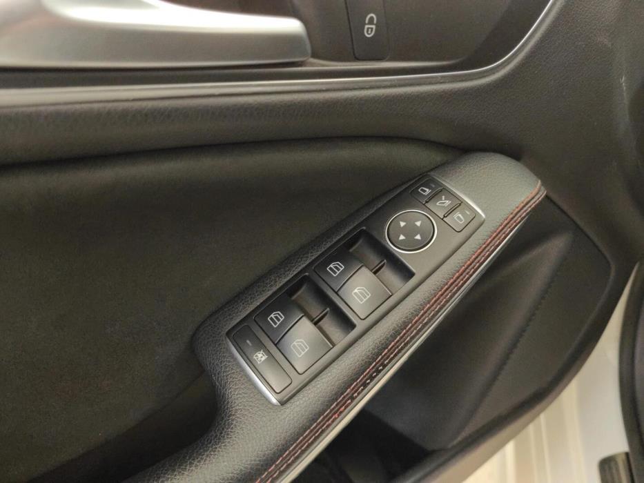 MERCEDES-BENZ CLA 2016