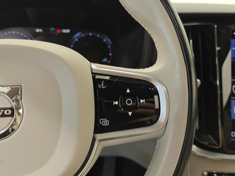 VOLVO V60 Cross Country 2022