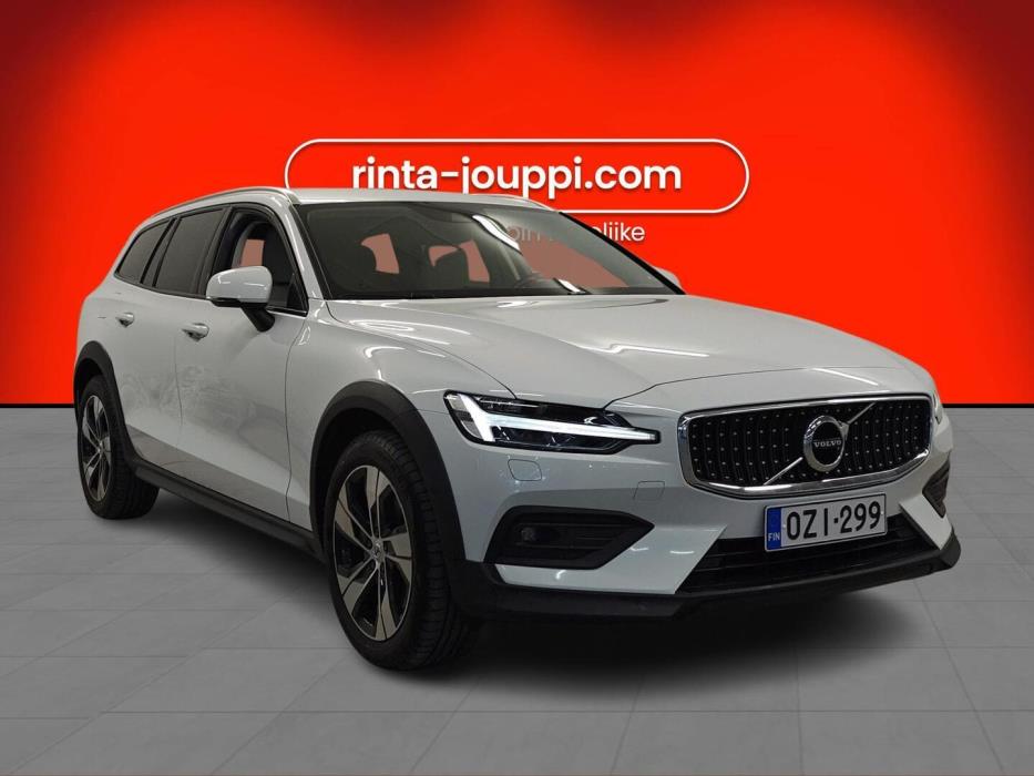 VOLVO V60 Cross Country 2022