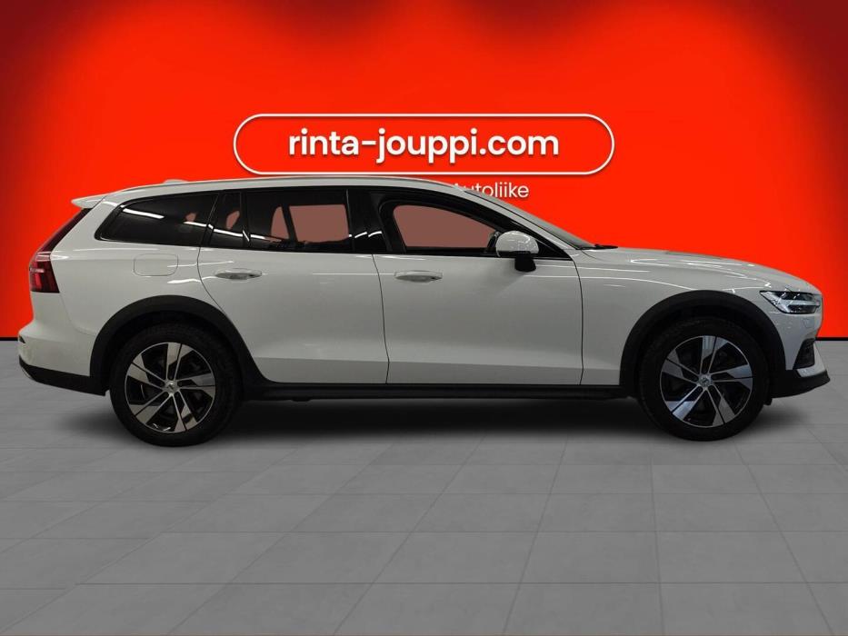 VOLVO V60 Cross Country 2022