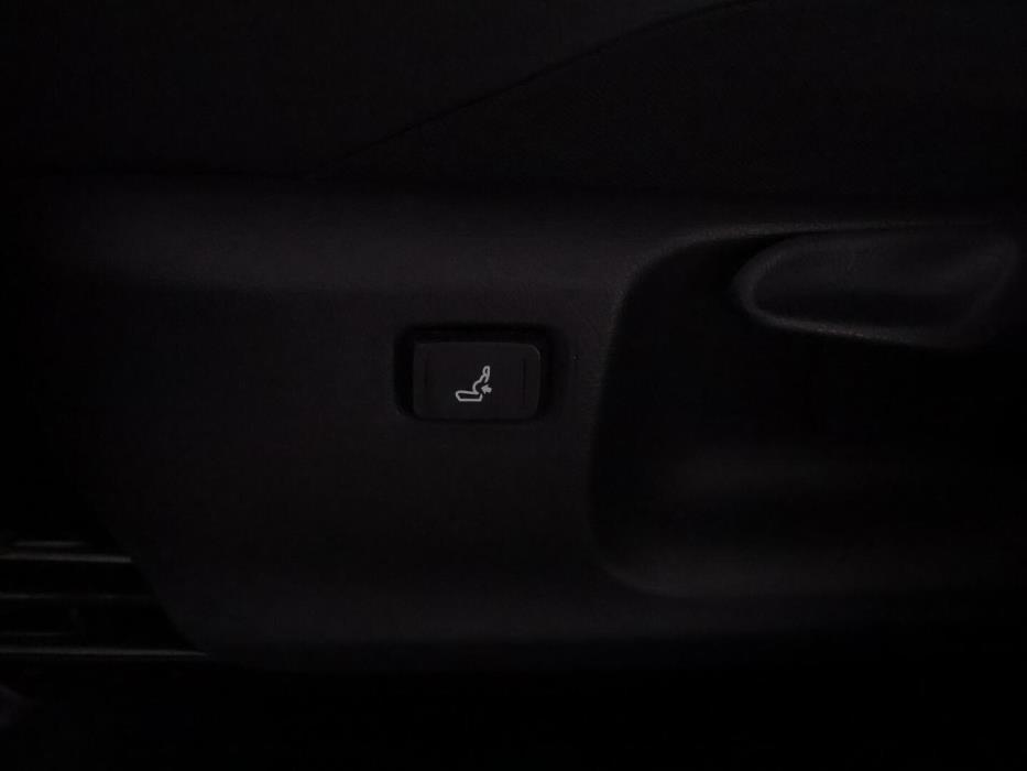 TOYOTA C-HR 2023