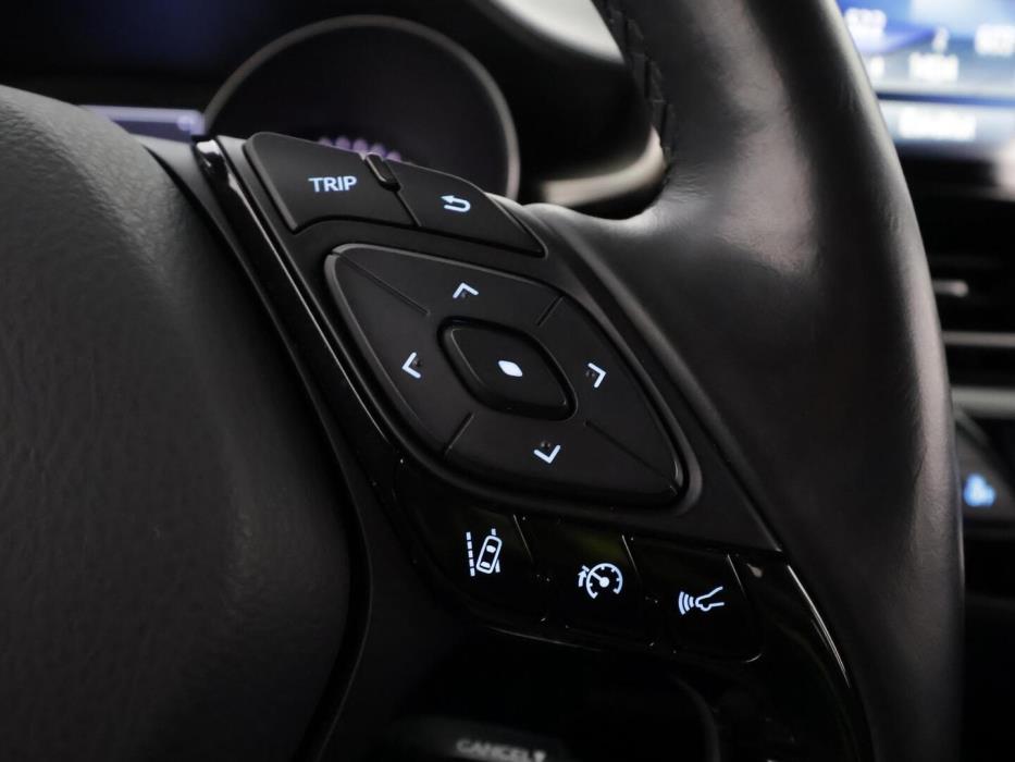 TOYOTA C-HR 2019