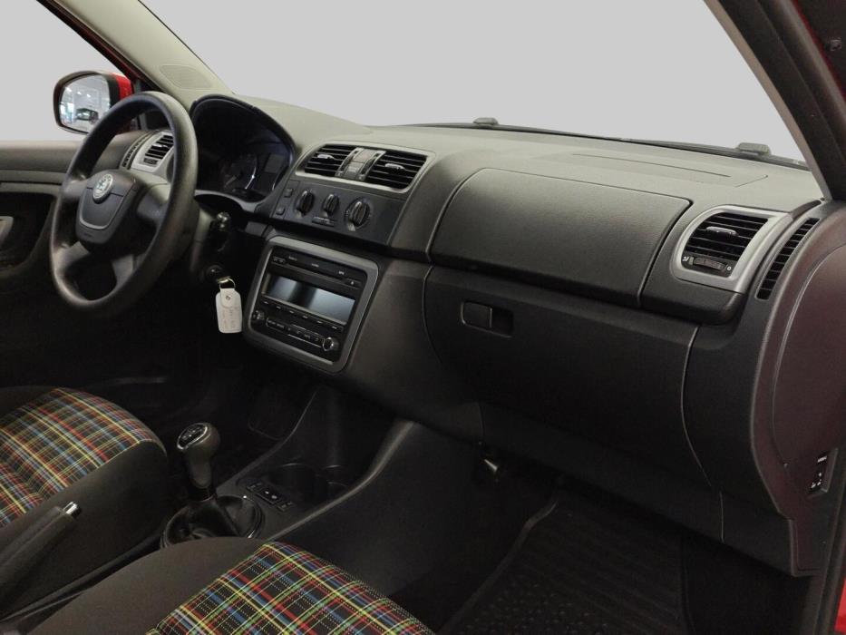 SKODA Fabia 2013