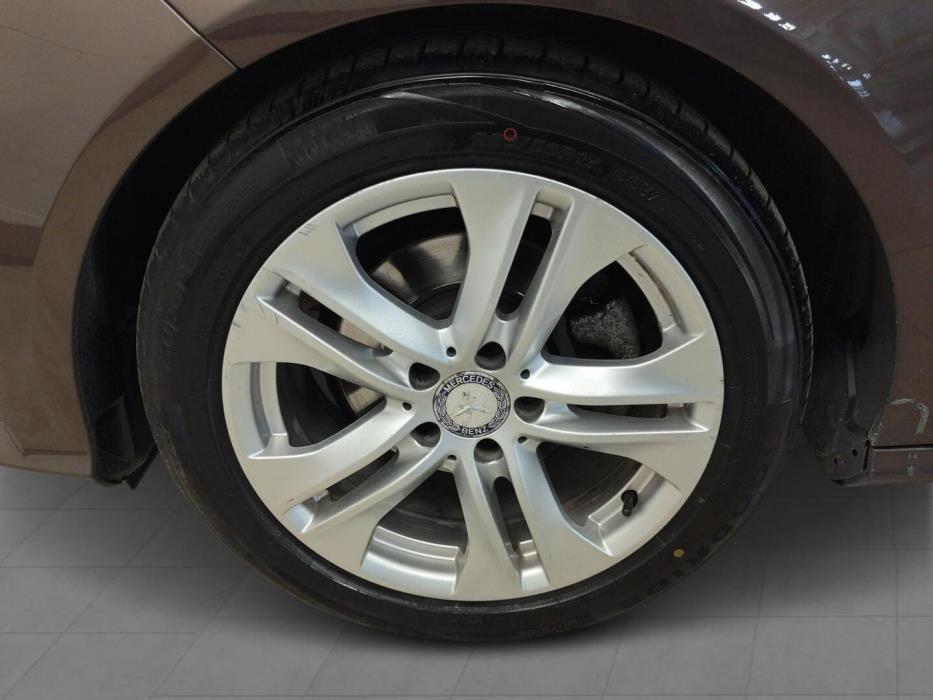 MERCEDES-BENZ E 2013