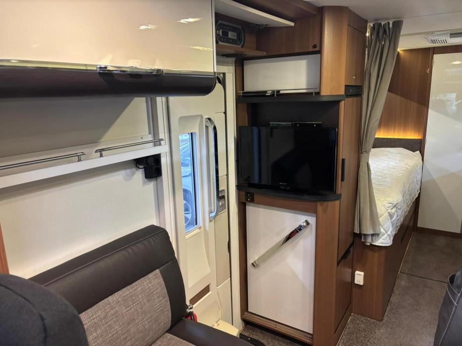 LMC CRUISER T711 PREMIUM 2017