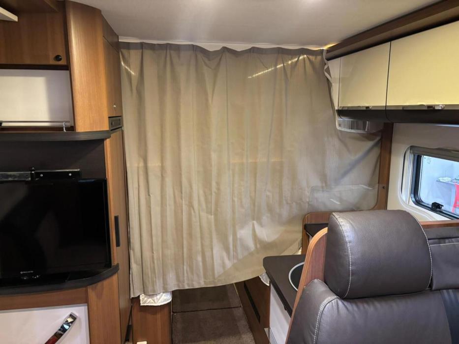 LMC CRUISER T711 PREMIUM 2017