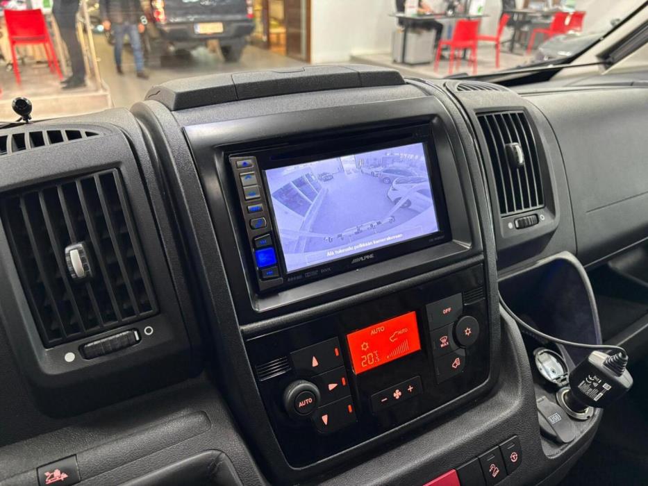 LMC CRUISER T711 PREMIUM 2017