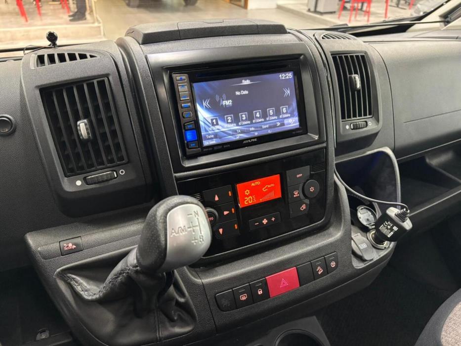 LMC CRUISER T711 PREMIUM 2017