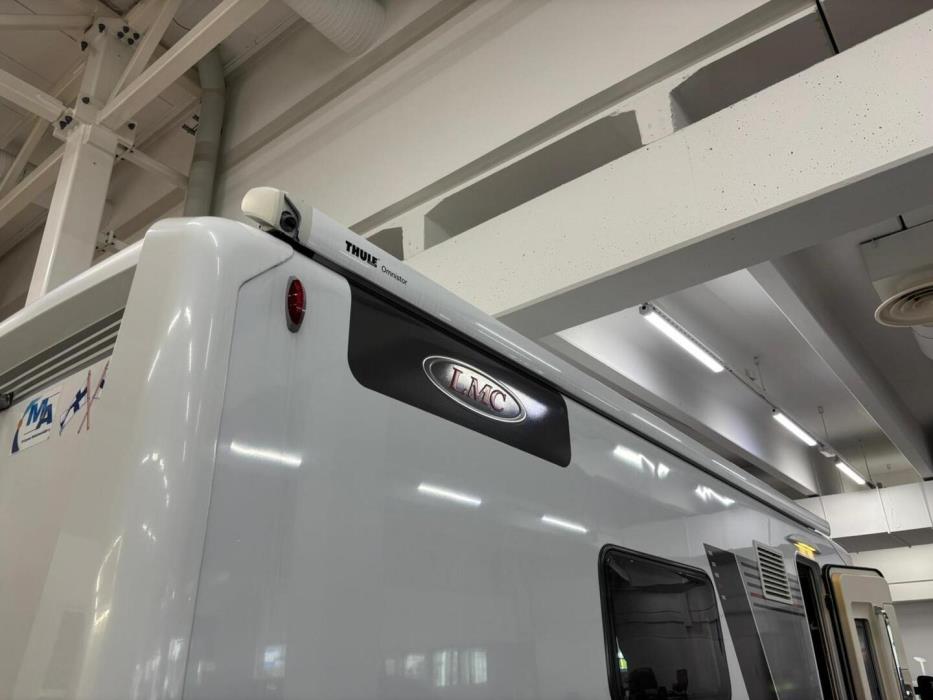 LMC CRUISER T711 PREMIUM 2017