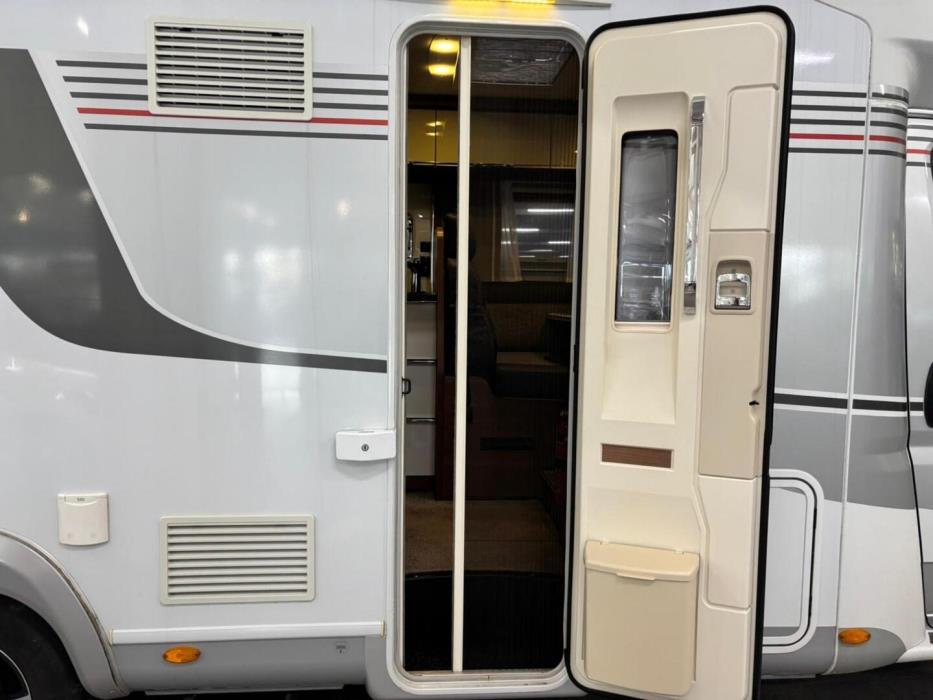 LMC CRUISER T711 PREMIUM 2017