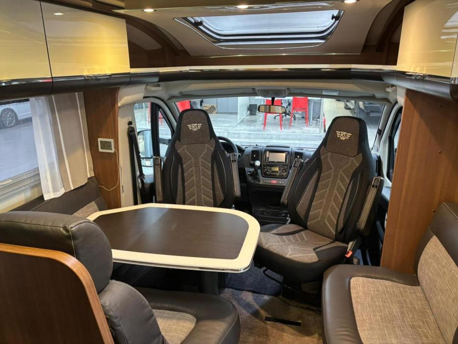 LMC CRUISER T711 PREMIUM 2017