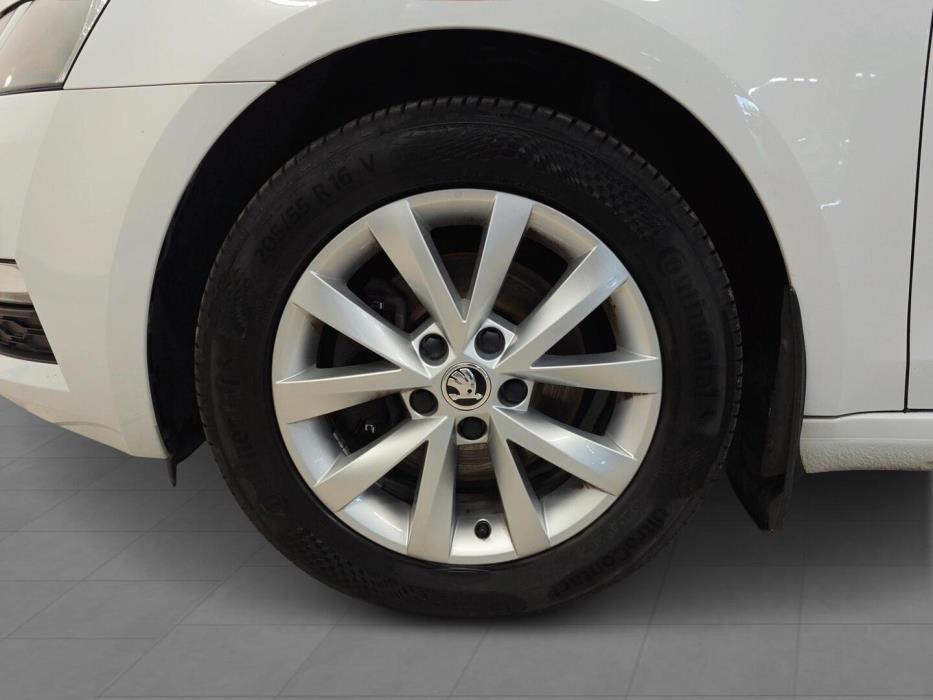 SKODA OCTAVIA 2019