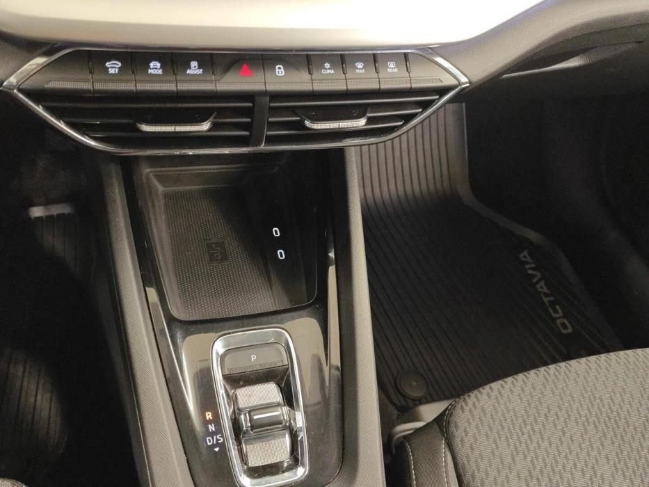SKODA Octavia 2023