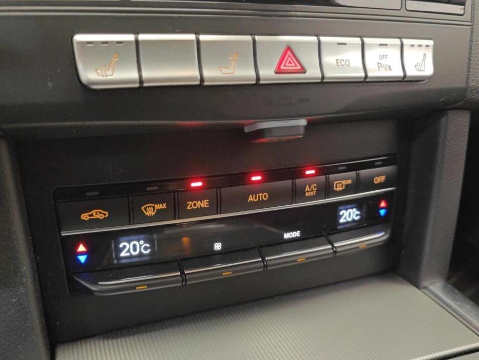 MERCEDES-BENZ E 2015