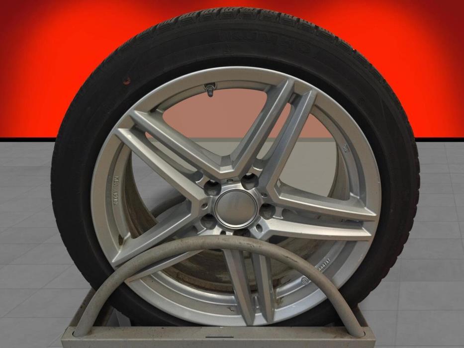 MERCEDES-BENZ E 2015