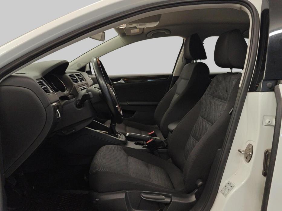 VOLKSWAGEN Jetta 2017