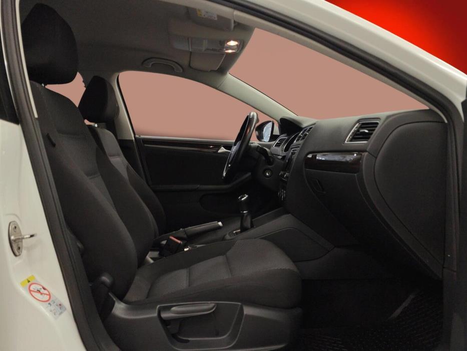 VOLKSWAGEN Jetta 2017