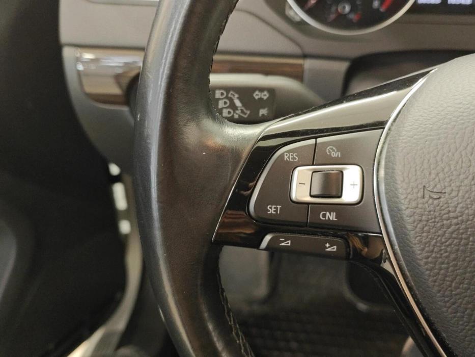 VOLKSWAGEN Jetta 2017