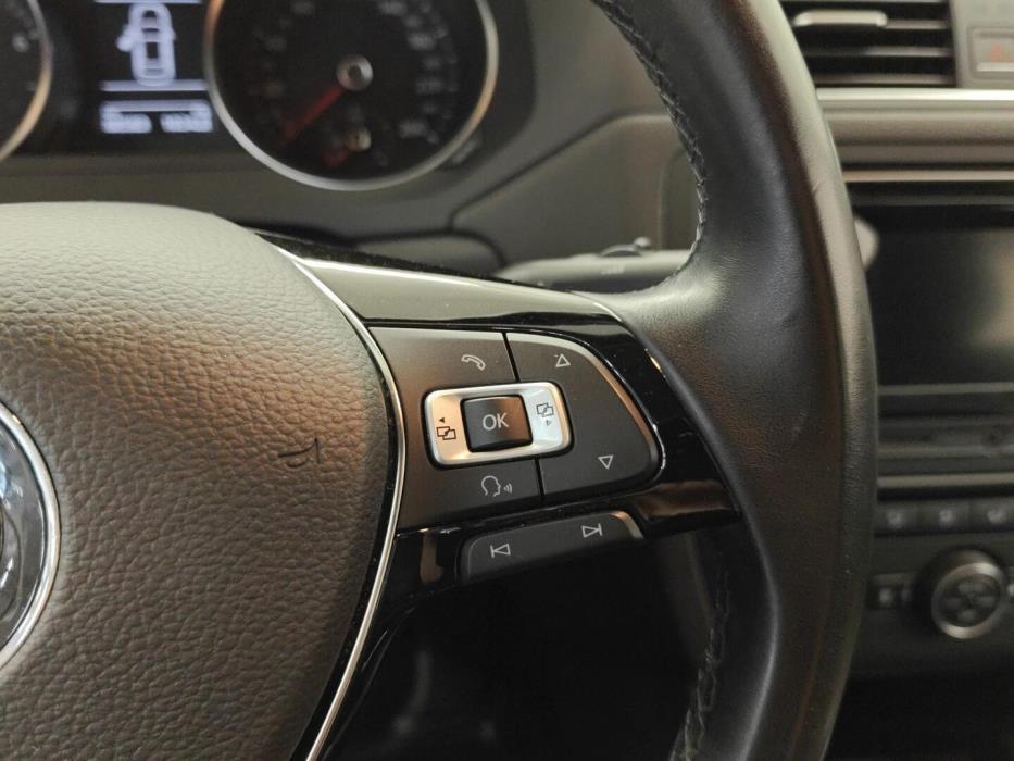 VOLKSWAGEN Jetta 2017