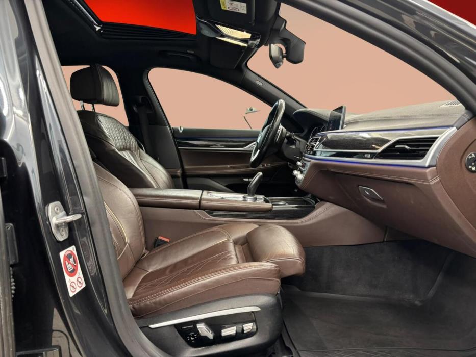 BMW 740 2017