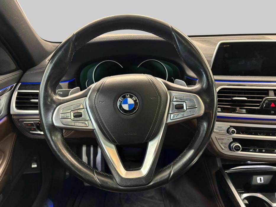 BMW 740 2017