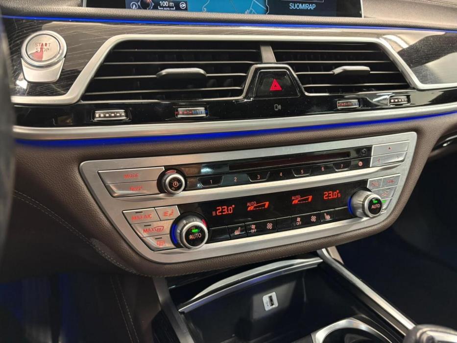 BMW 740 2017