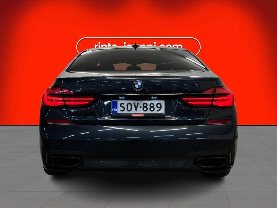 BMW 740 2017