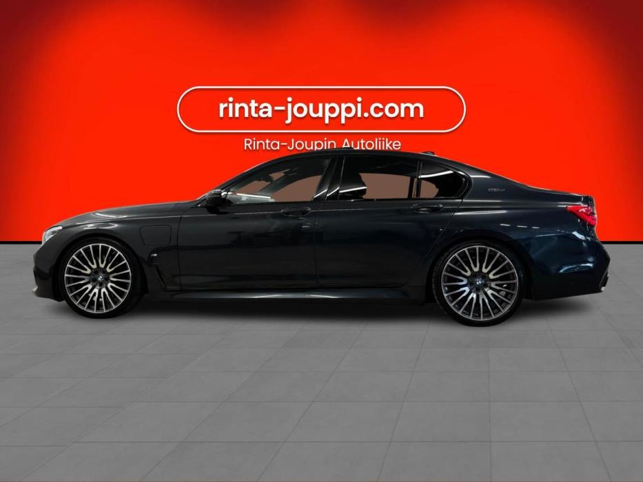 BMW 740 2017