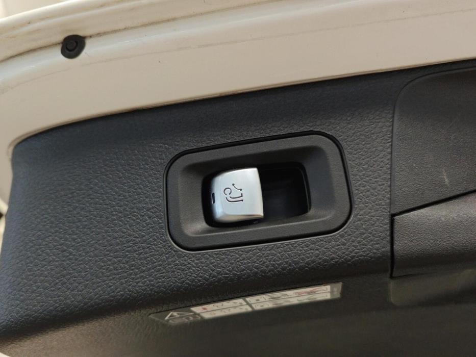 MERCEDES-BENZ C 2020