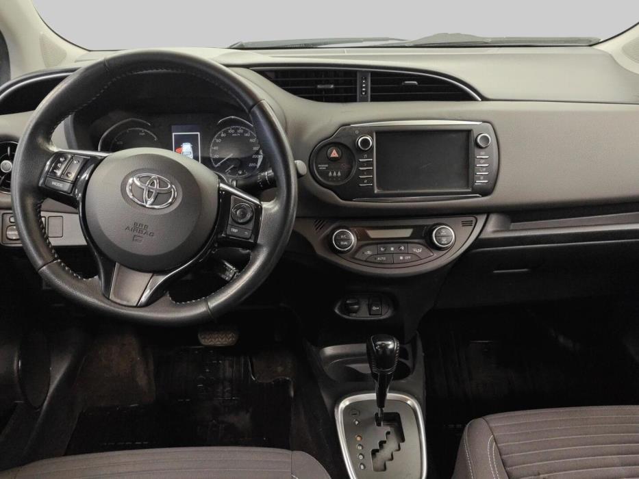 TOYOTA Yaris 2019