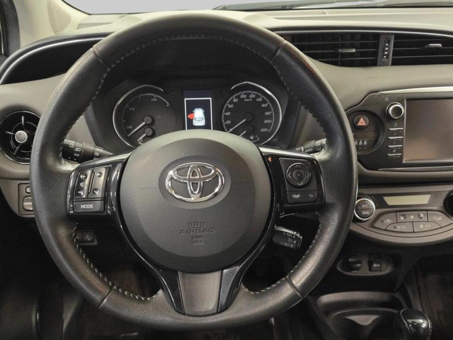 TOYOTA Yaris 2019