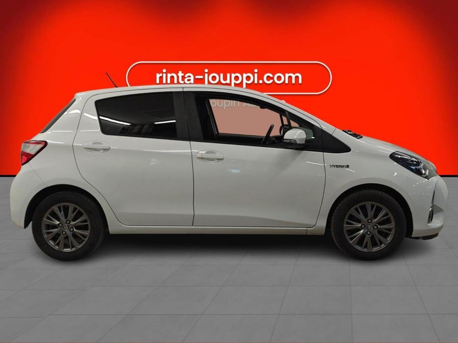 TOYOTA Yaris 2019