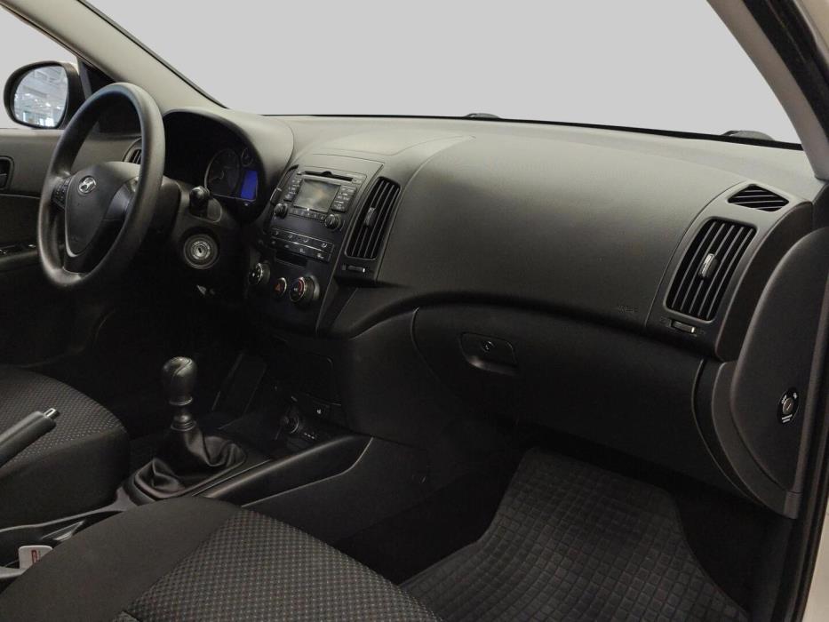 HYUNDAI i30 2010