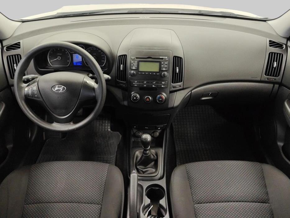HYUNDAI i30 2010