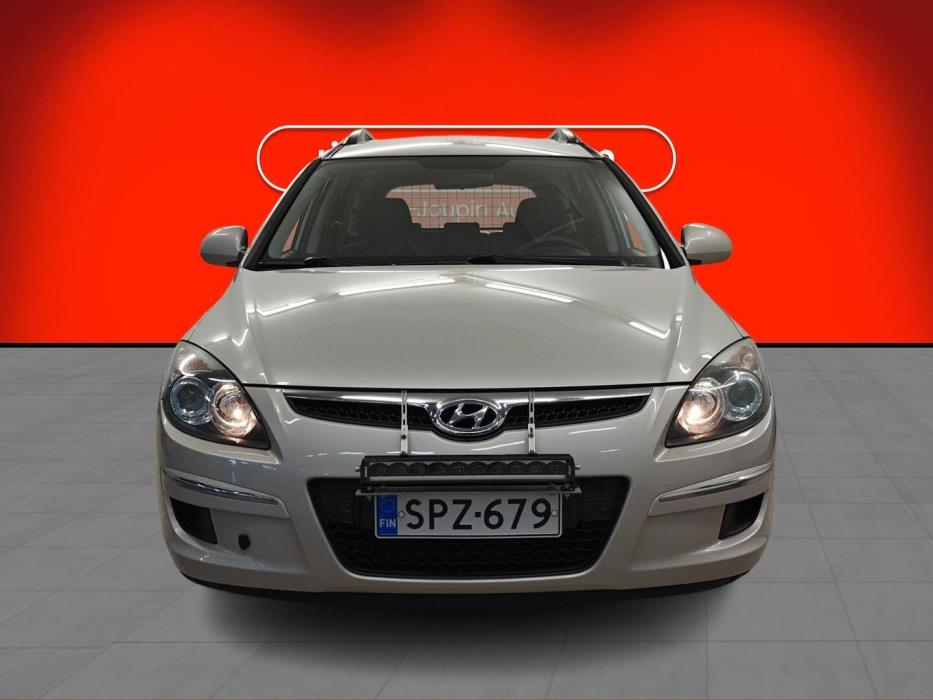 HYUNDAI i30 2010