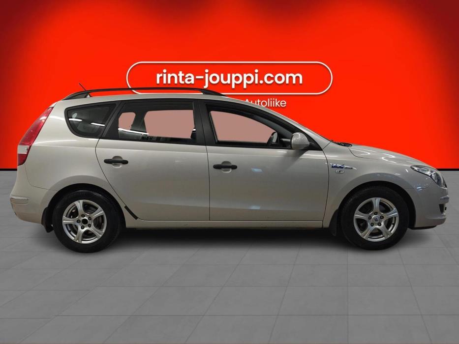 HYUNDAI i30 2010