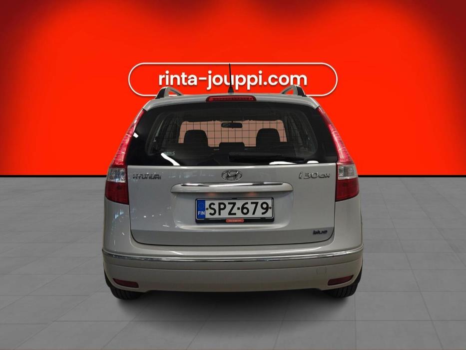 HYUNDAI i30 2010