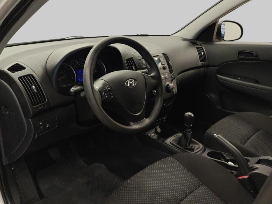 HYUNDAI i30 2010