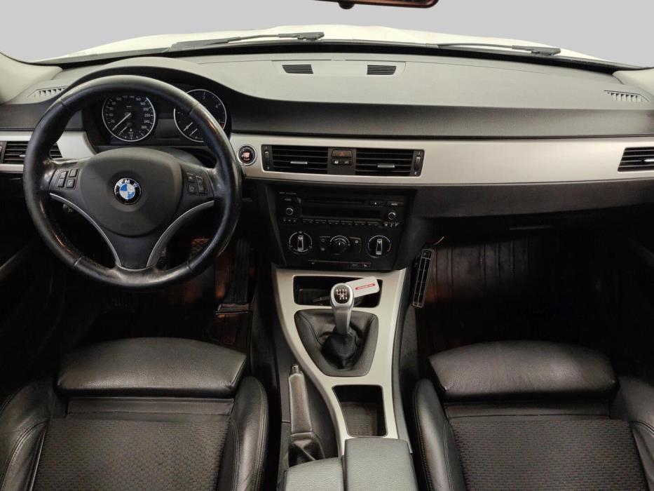 BMW 320 2010