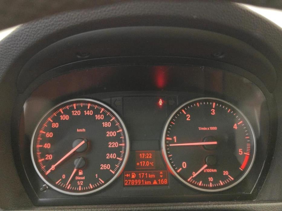 BMW 320 2010