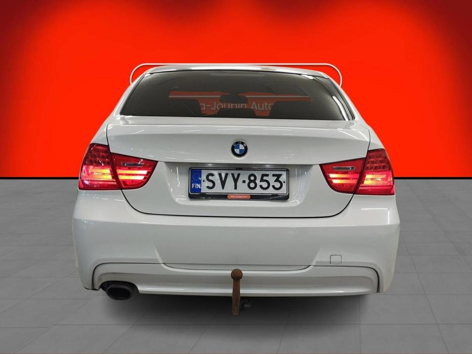 BMW 320 2010