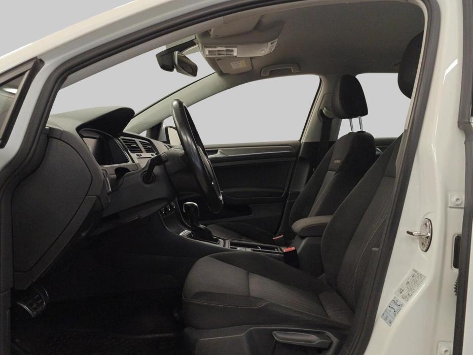 VOLKSWAGEN Golf 2020