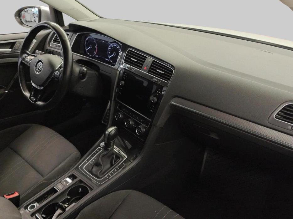 VOLKSWAGEN Golf 2020