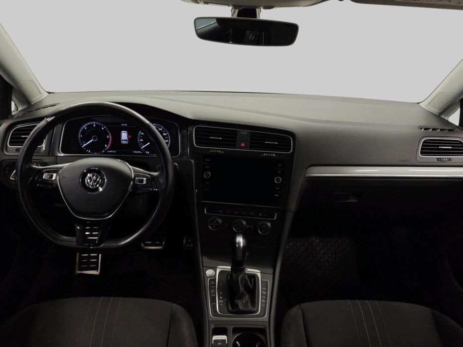 VOLKSWAGEN Golf 2020