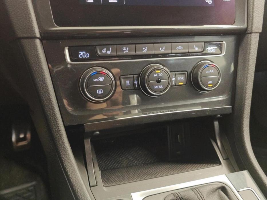 VOLKSWAGEN Golf 2020